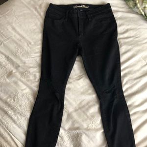 Universal thread black distressed skinny jeans